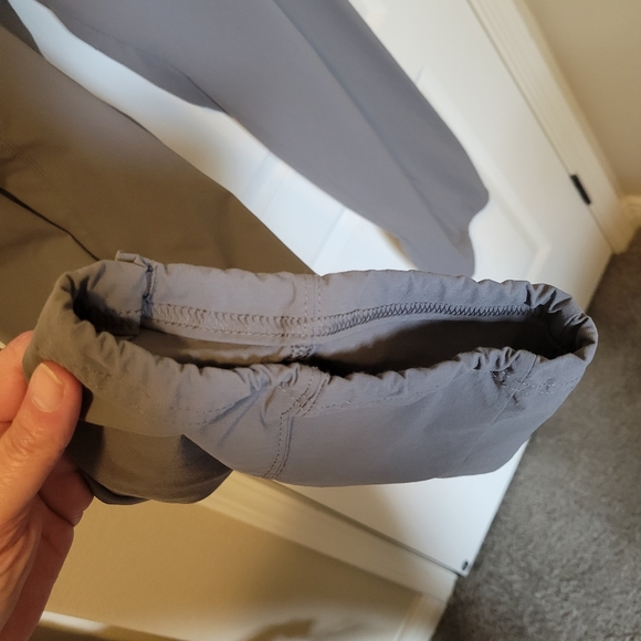 Plus size womans Columbia pants - Picture 4 of 6